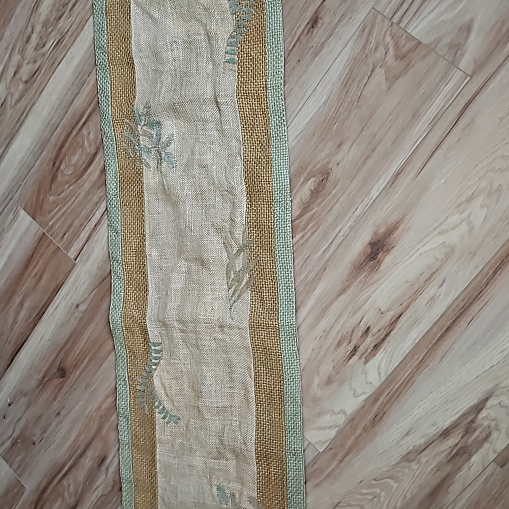 Jute Leaves Table Runner